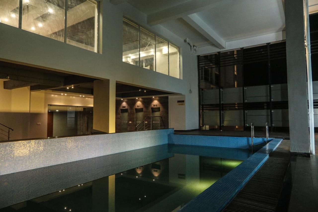 ホテル The Grand Āsansol エクステリア 写真