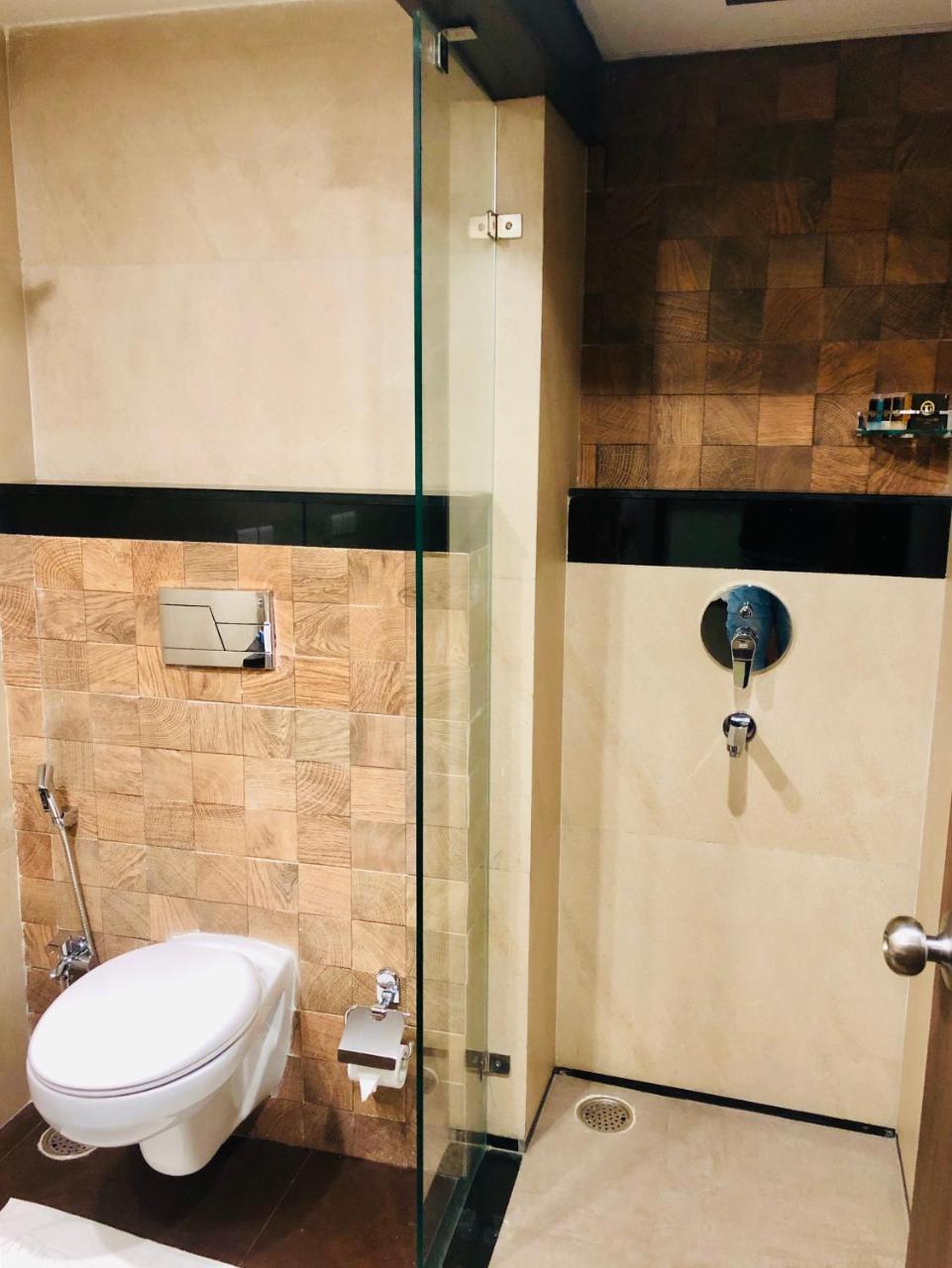 ホテル The Grand Āsansol エクステリア 写真
