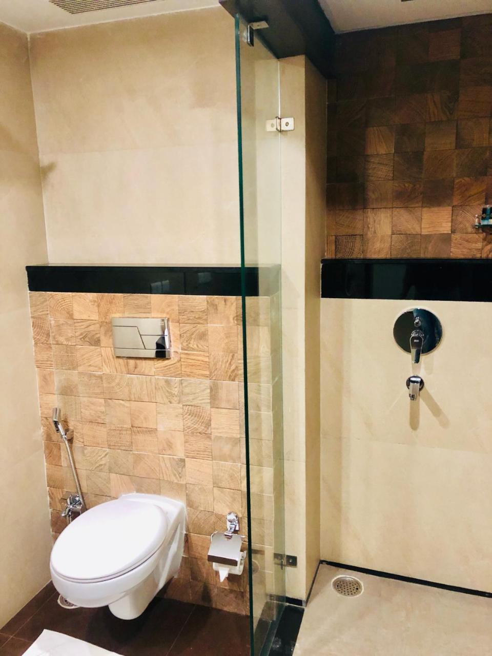 ホテル The Grand Āsansol エクステリア 写真
